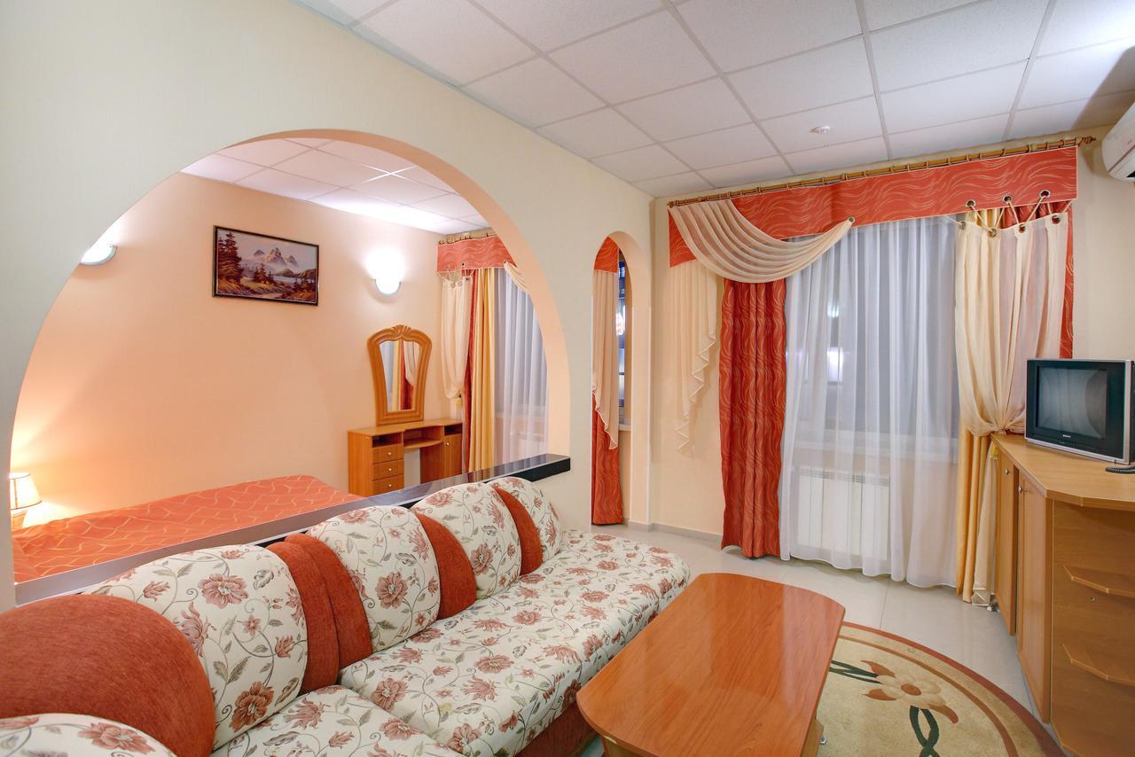 Hotel Aquapark Alligator Ternopil Ngoại thất bức ảnh