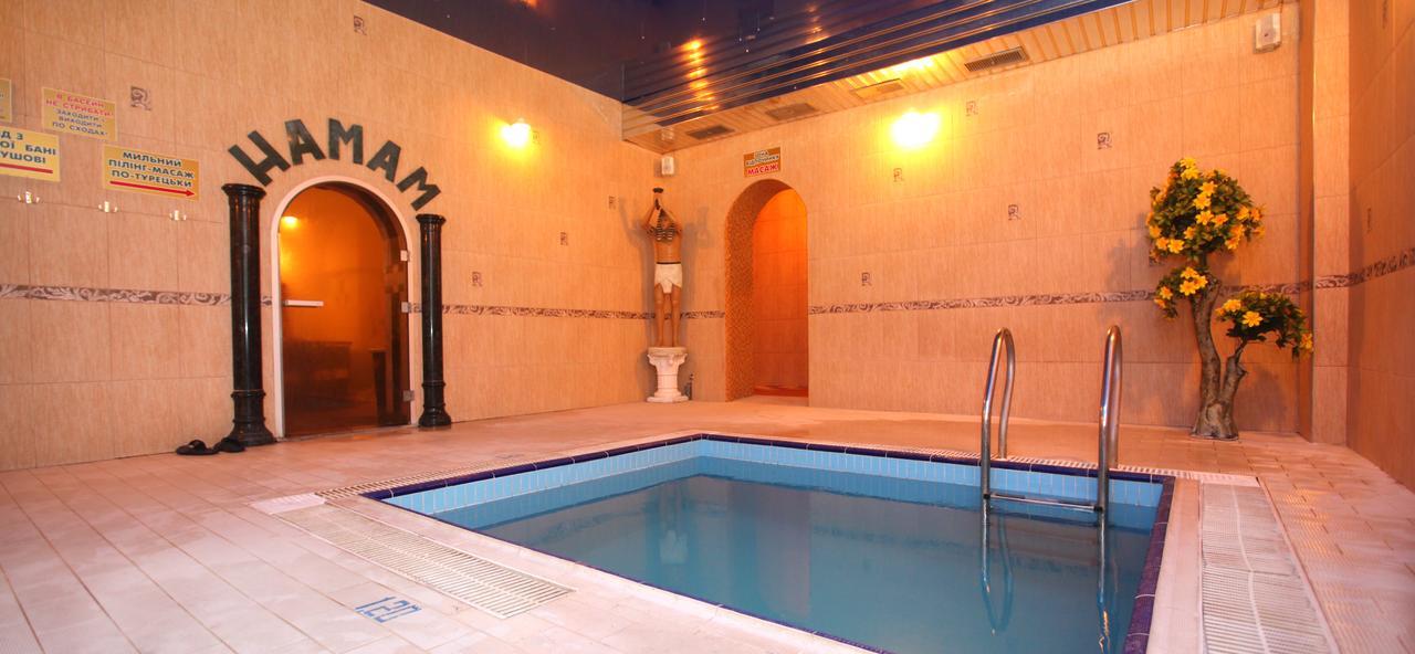 Hotel Aquapark Alligator Ternopil Ngoại thất bức ảnh